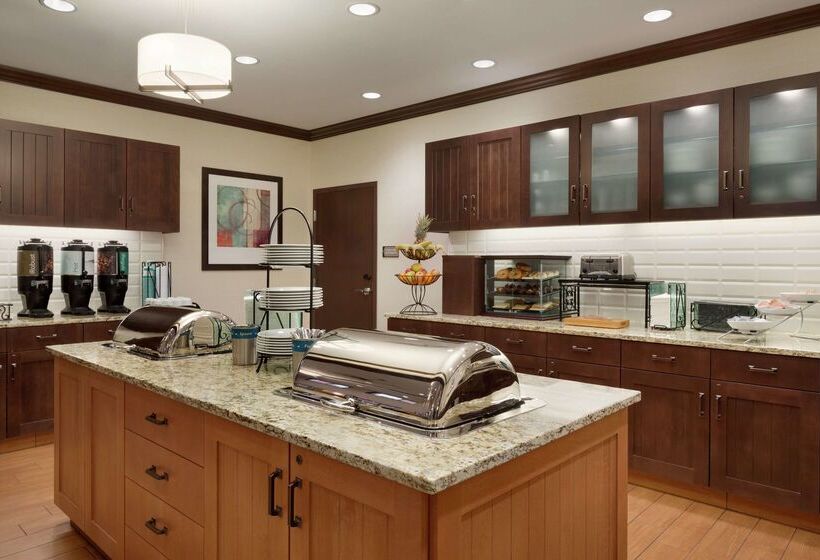 هتل Homewood Suites By Hilton Kalamazooportage