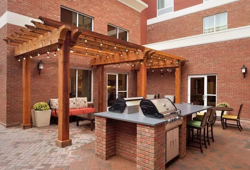 هتل Homewood Suites By Hilton Kalamazooportage