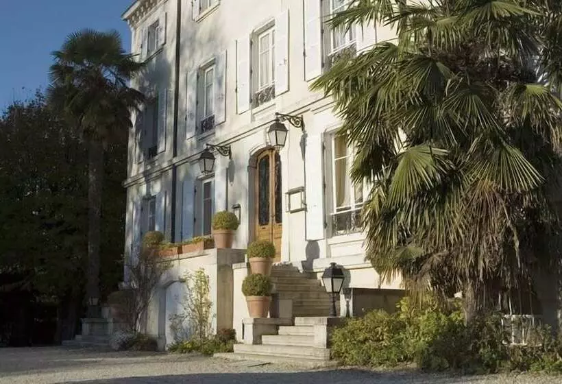 Отель Le Cottage De Clairefontaine