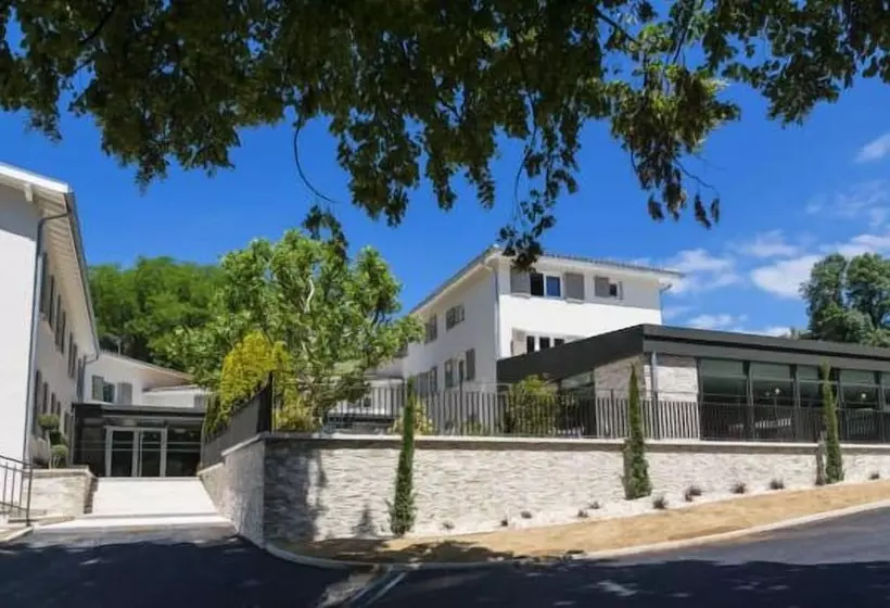 Отель Le Cottage De Clairefontaine