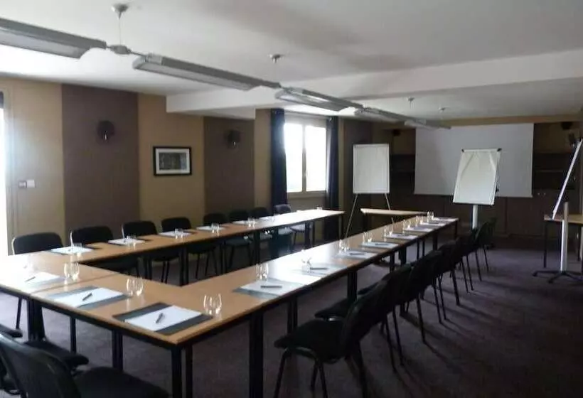 Отель Le Cottage De Clairefontaine