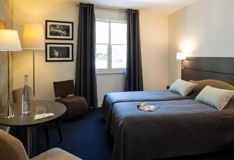 Отель Le Cottage De Clairefontaine