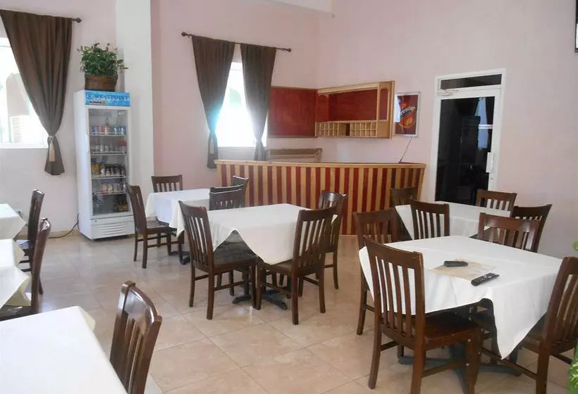 هتل Le Paradis S.