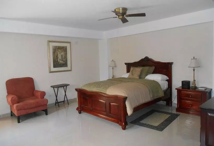 هتل Le Paradis S.