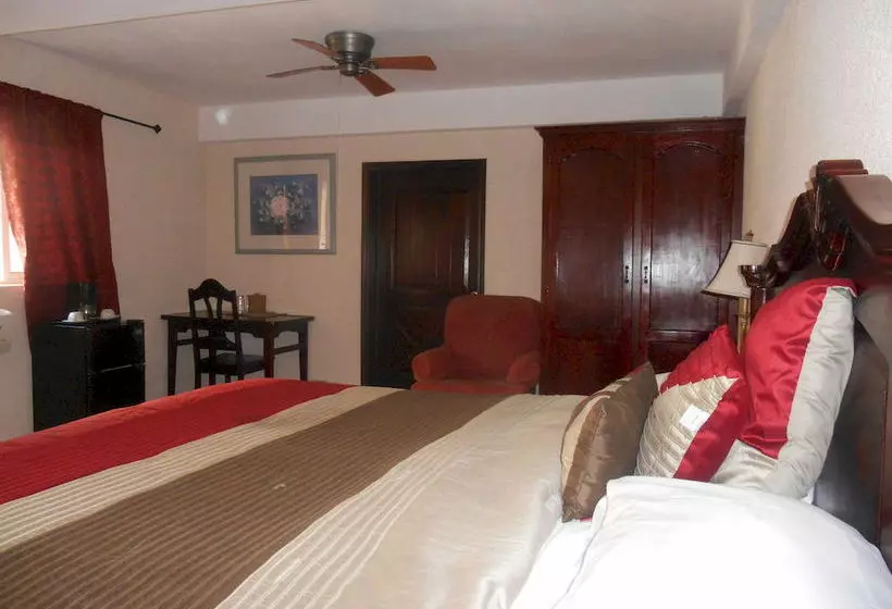 هتل Le Paradis S.