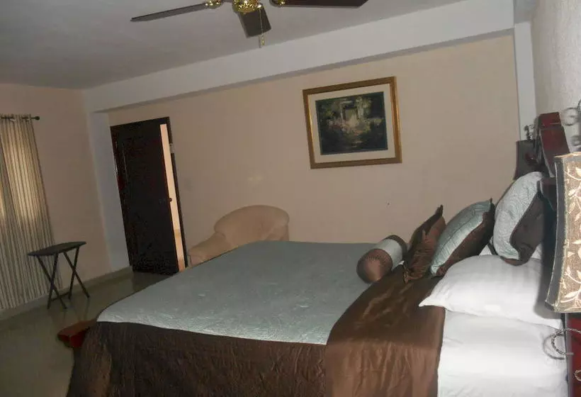 هتل Le Paradis S.