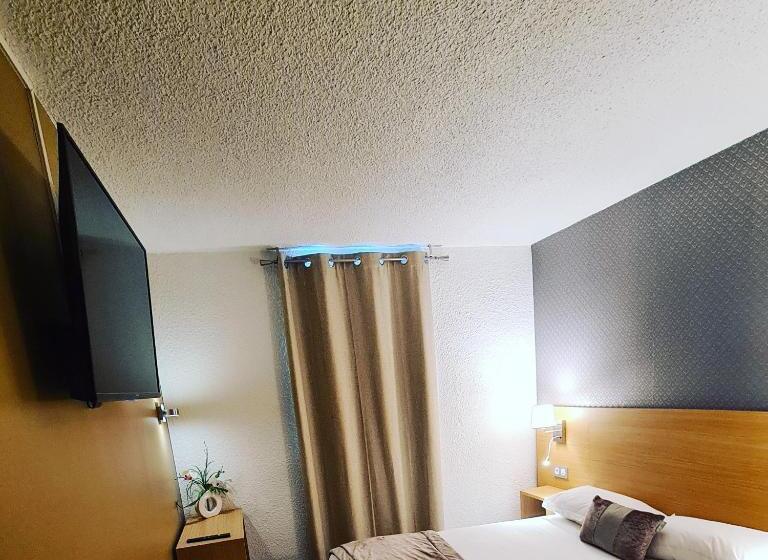 Отель Les Beaux Soleils