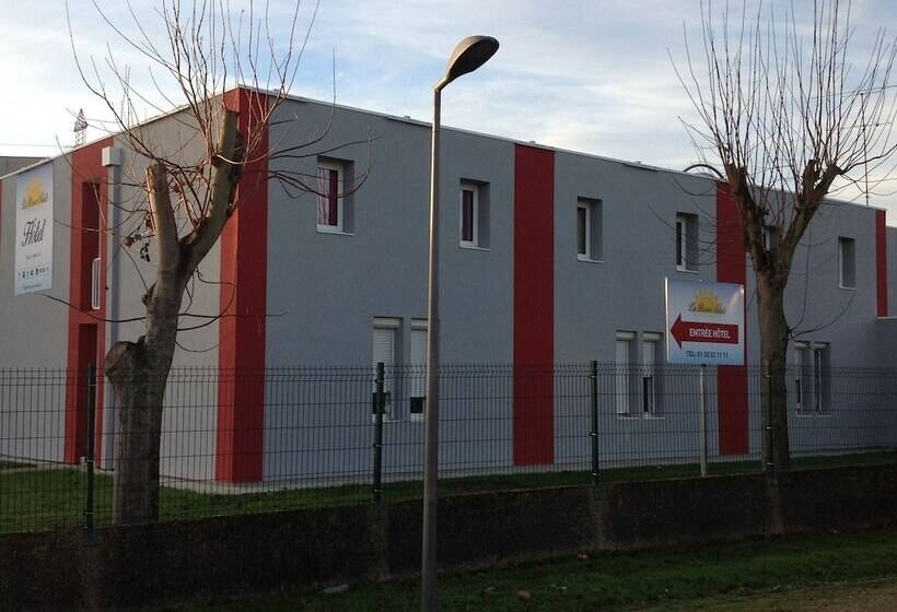 Отель Les Beaux Soleils