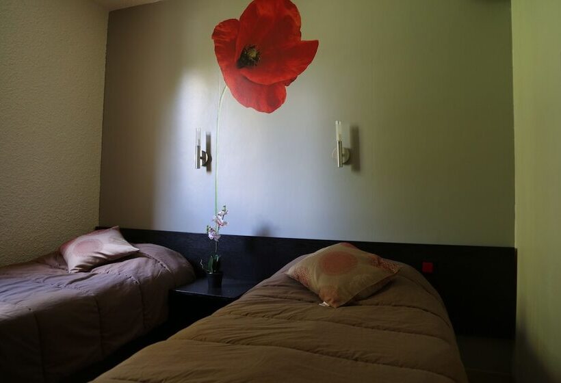 Отель Les Beaux Soleils