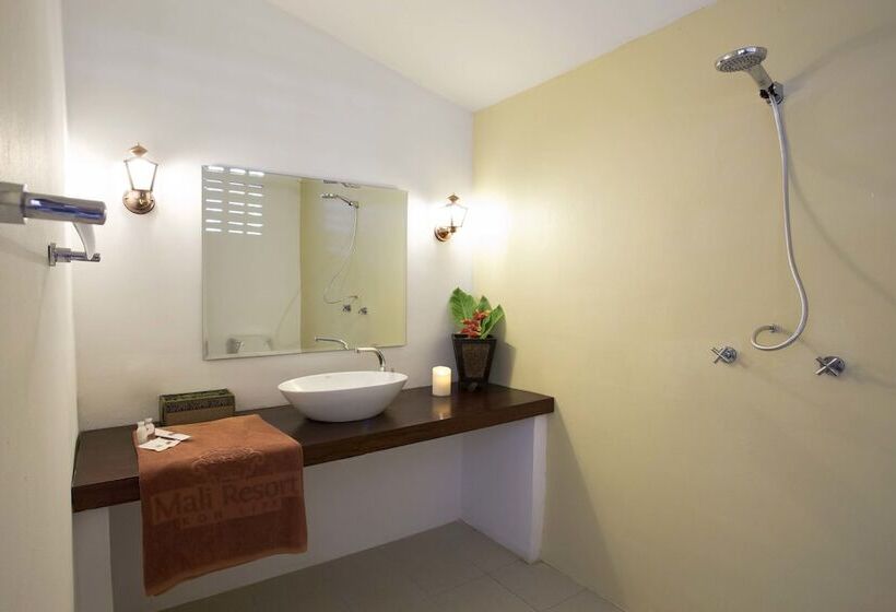 Отель Mali Resort Pattaya Beach Koh Lipe