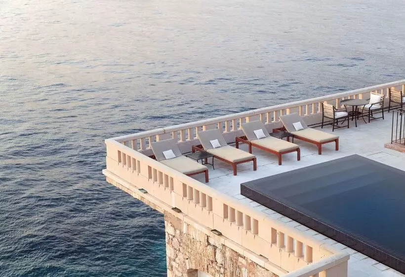 هتل Aman Sveti Stefan