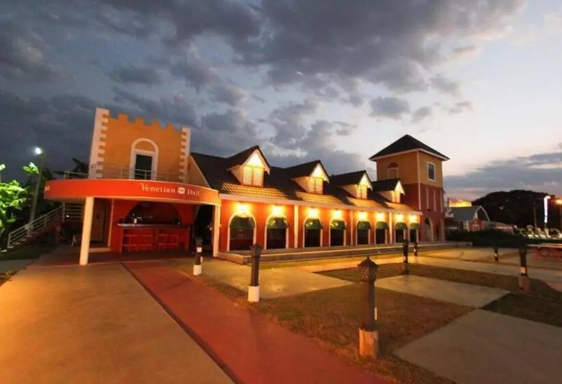 Szálloda Thada Chateau