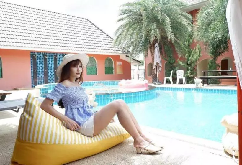 Szálloda Thada Chateau