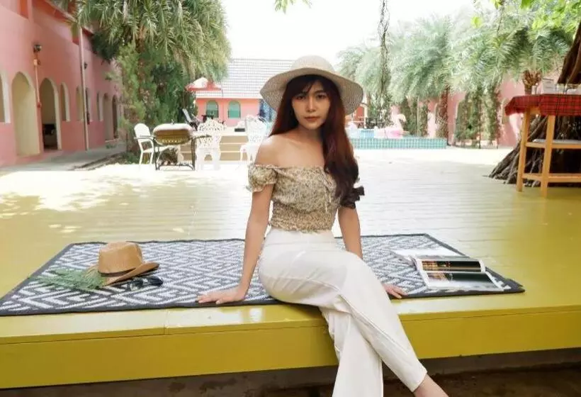 Szálloda Thada Chateau