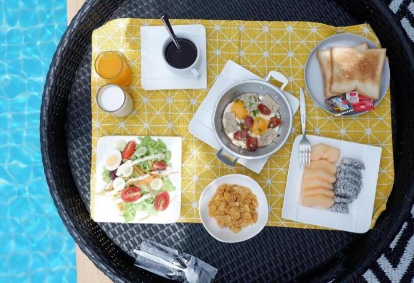 Отель Thada Chateau