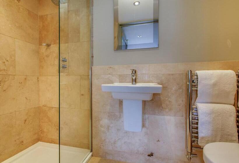 בית מלון כפרי The Ingham Swan