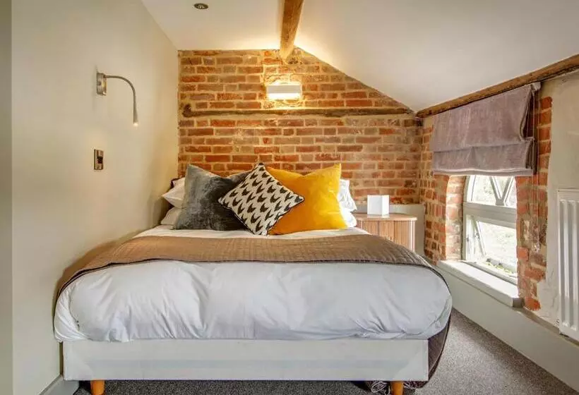 בית מלון כפרי The Ingham Swan