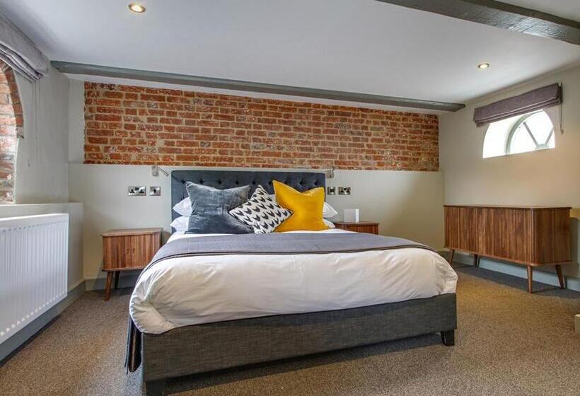 בית מלון כפרי The Ingham Swan