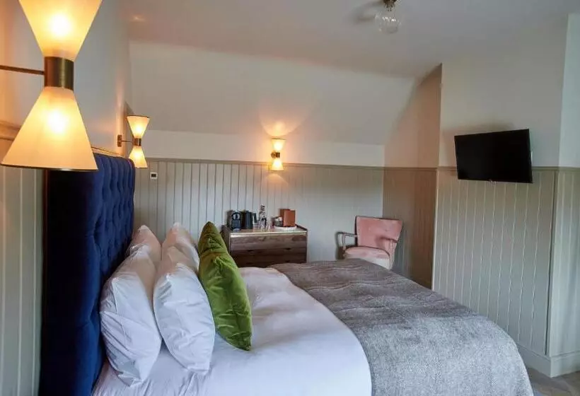 בית מלון כפרי The Ingham Swan