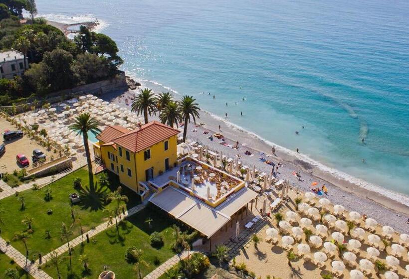 فندق Villa Eva Beach