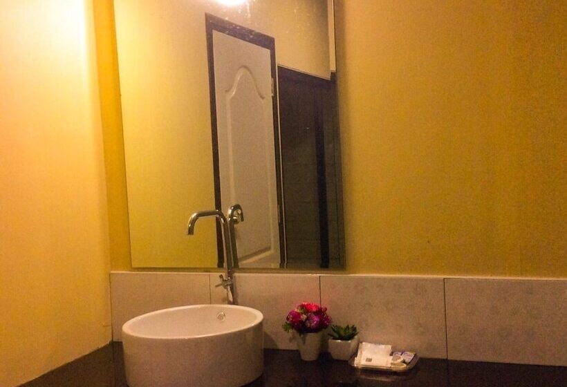 Lipe Sunset Forest Resort