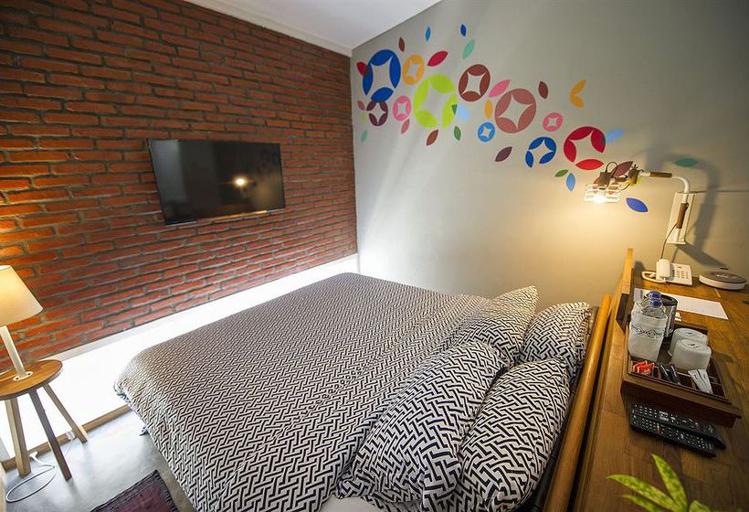 Lokal Hotel & Restaurant