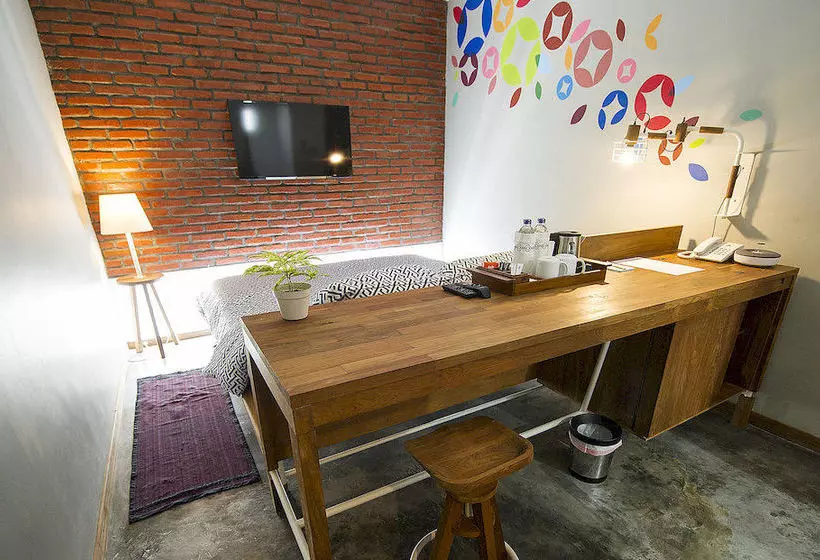 Lokal Hotel & Restaurant