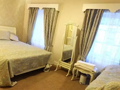 بنسيون Mcmahon Guest House