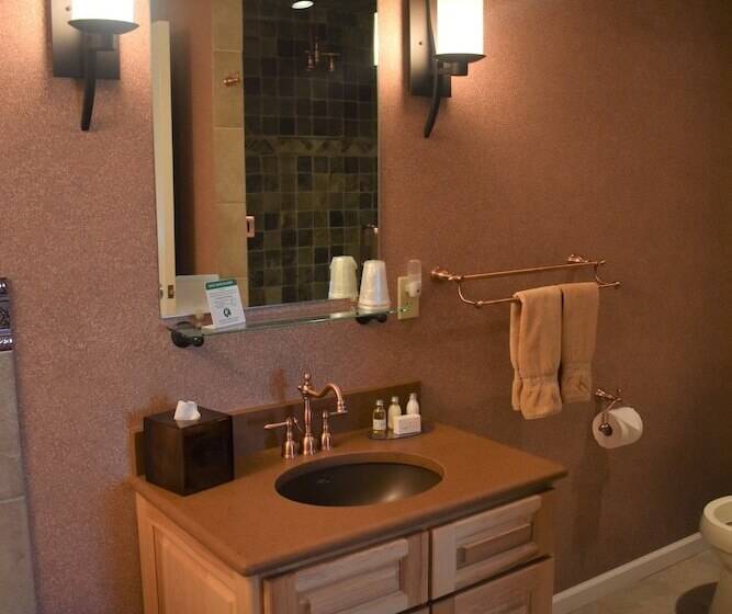 بنسيون The Legend Of French Lick