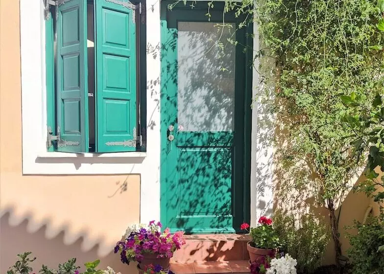 پانسیون Twin House