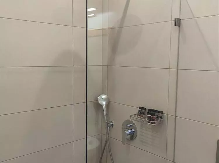 پانسیون Twin House