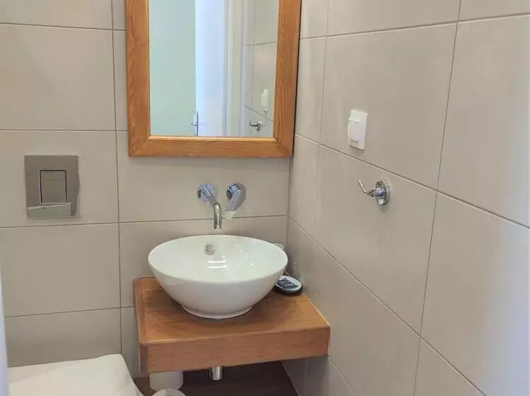 پانسیون Twin House