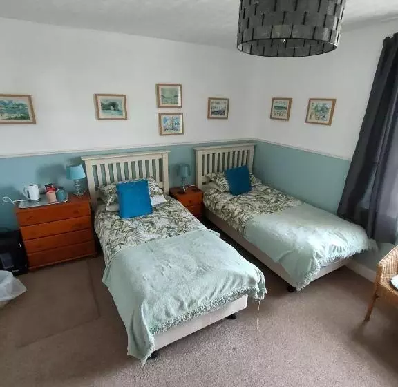 پانسیون Valentine Guest House