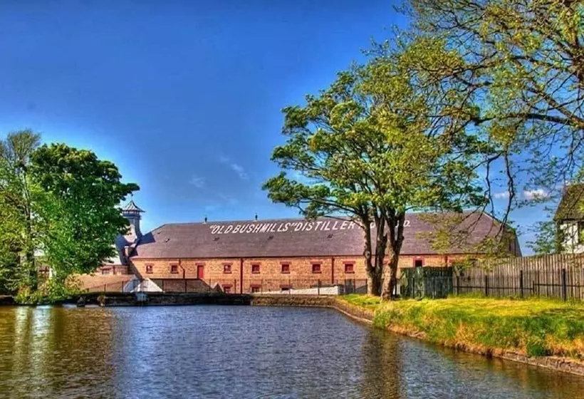 Wanderin Heights B&b