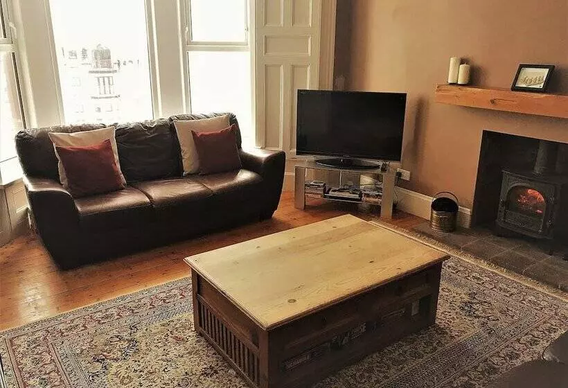 Wanderin Heights B&b