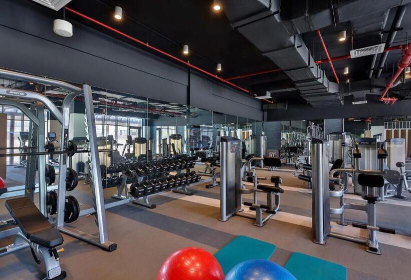 Отель Aloft Dubai Airport