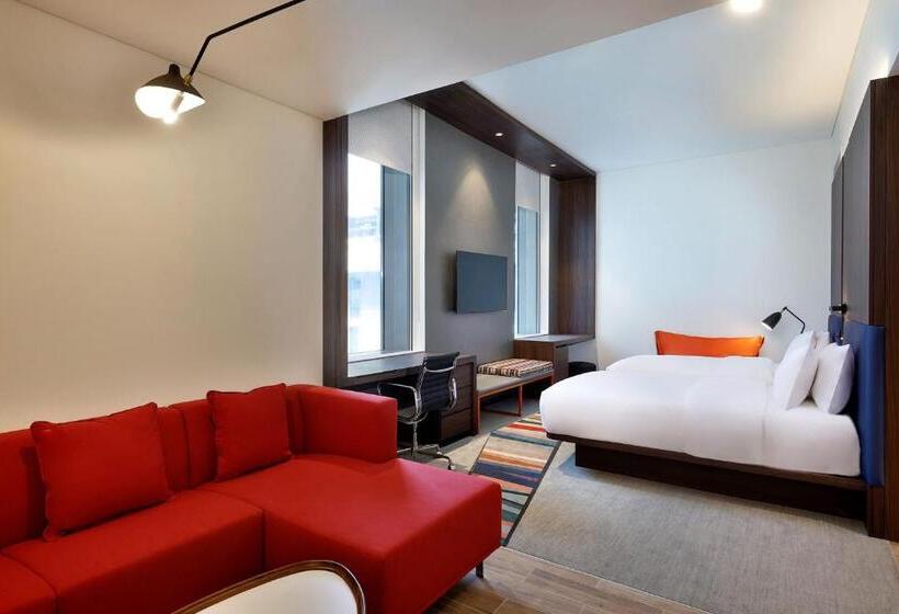 Отель Aloft Dubai Airport