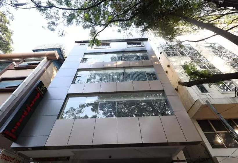 هتل Royal N Deluxe