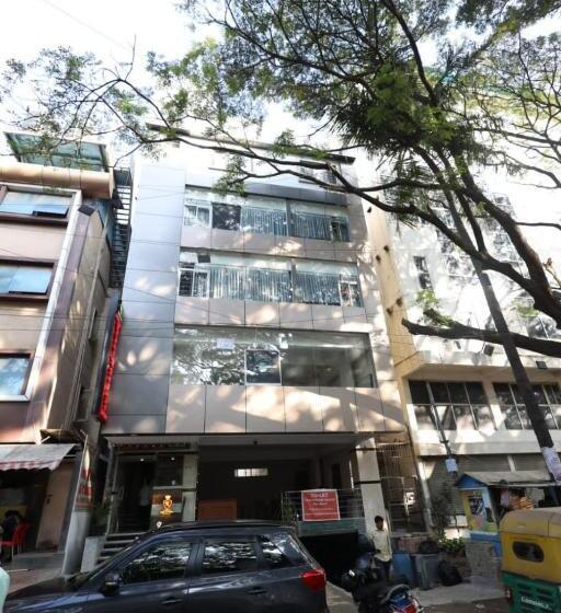 בית מלון כפרי Royal N Deluxe