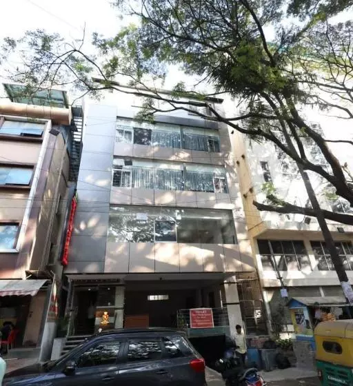 هتل Royal N Deluxe