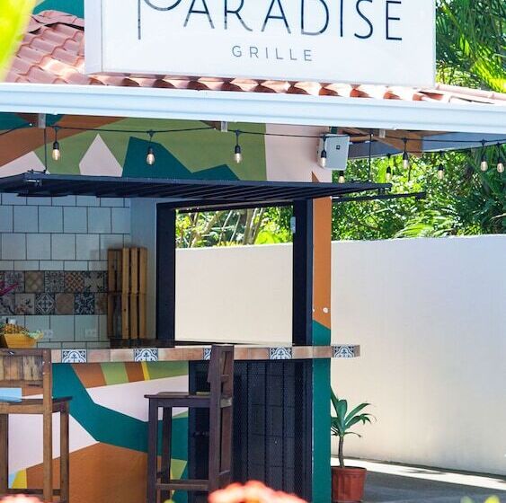 هتل Bird Of Paradise