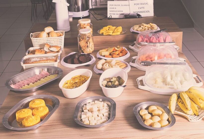 Отель Imperial Palace