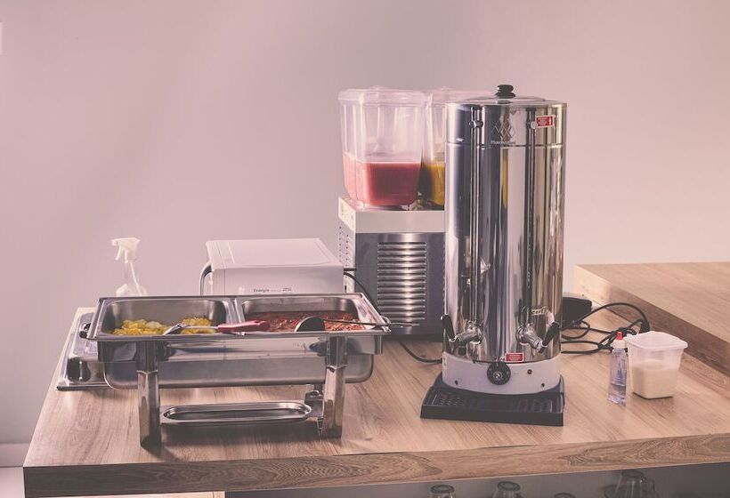 Отель Imperial Palace