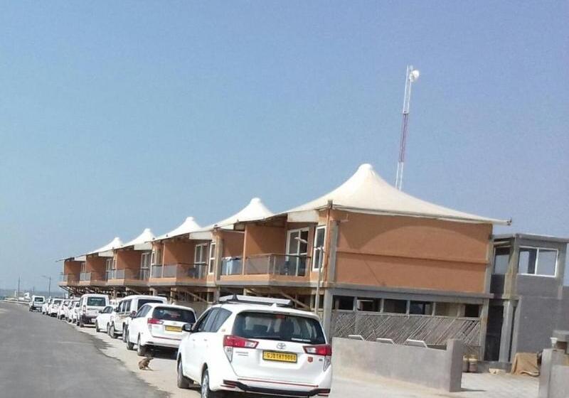 Отель The Fern Leo Beach Resort