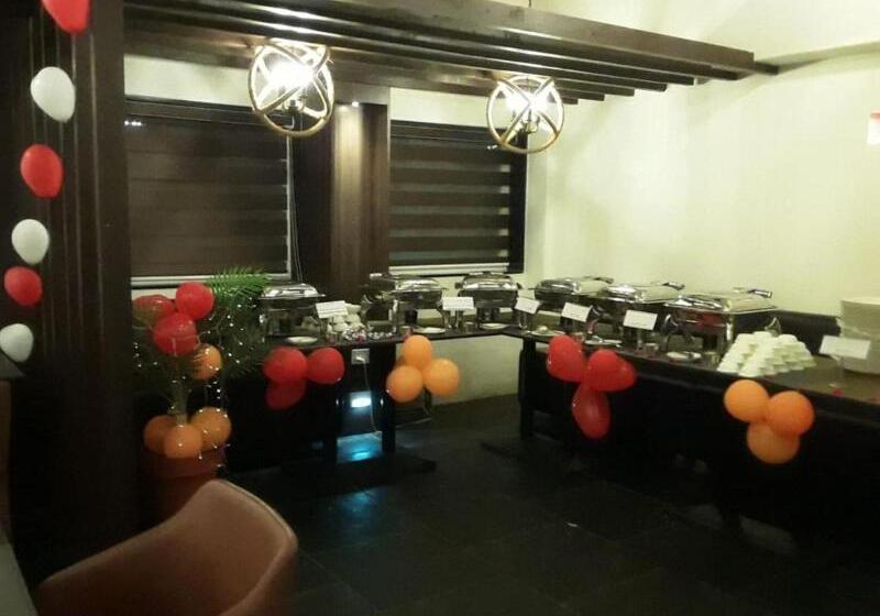 Отель The Fern Leo Beach Resort