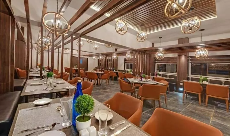 Hotelli The Fern Leo Beach Resort