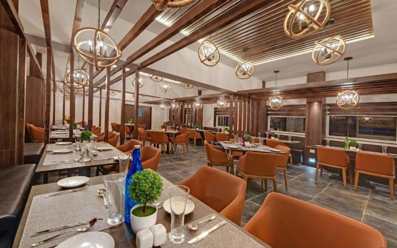 Отель The Fern Leo Beach Resort