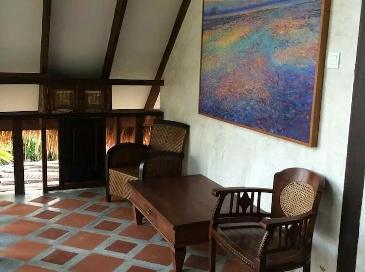 هتل Panji Panji Tropical Wooden Home