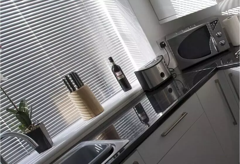 Aberdeen Serviced Apartments   The Lodge