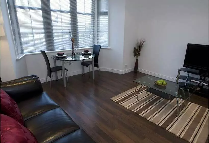 Aberdeen Serviced Apartments   The Lodge